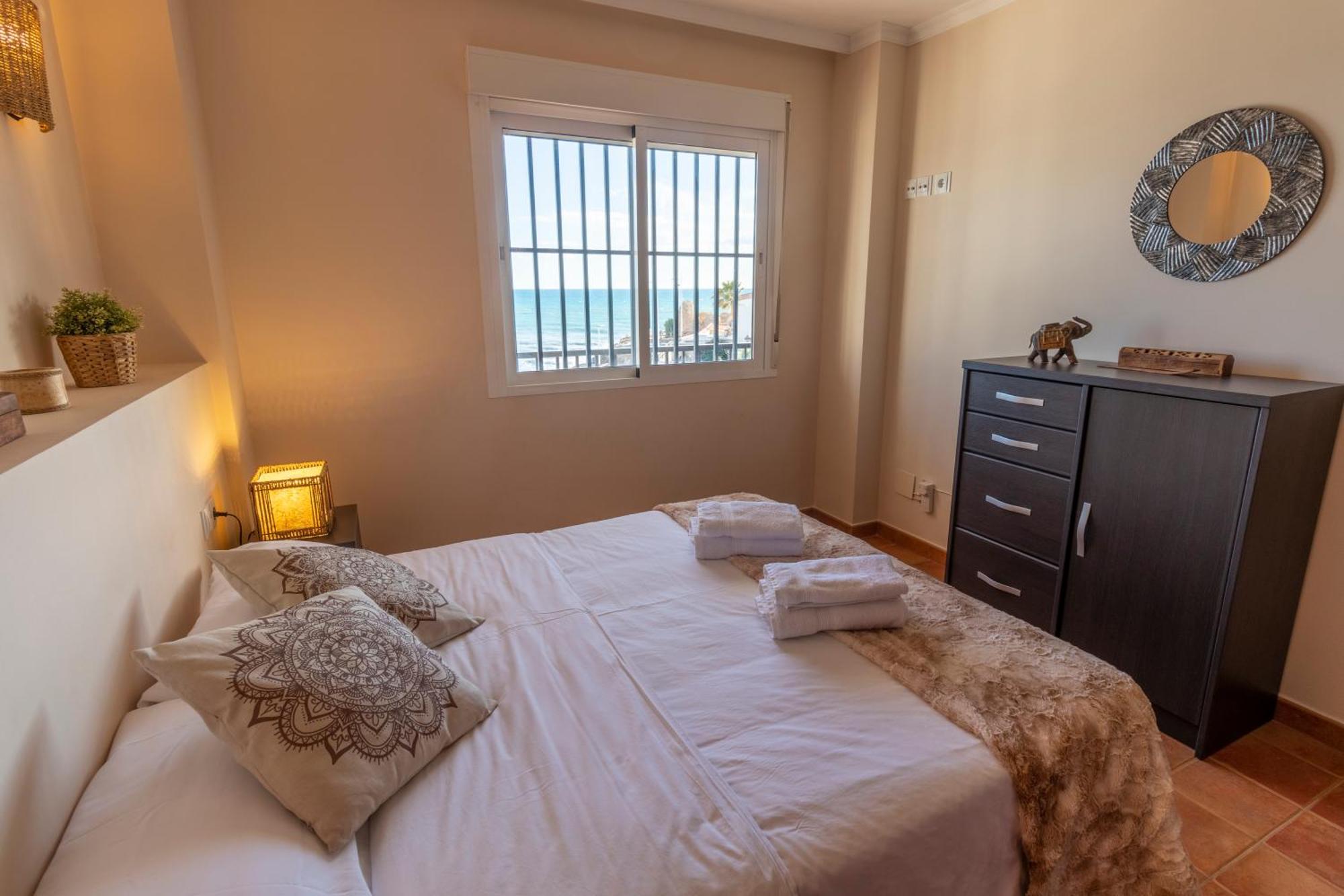 Rentitspain Apartamento Arce 13 Balcon Con Vista Al Mar 네르하 외부 사진